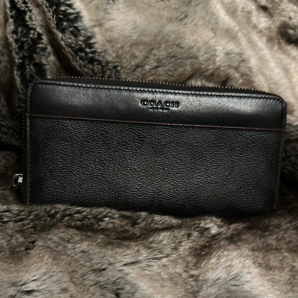 Coach Black Men's Wallet EUC
